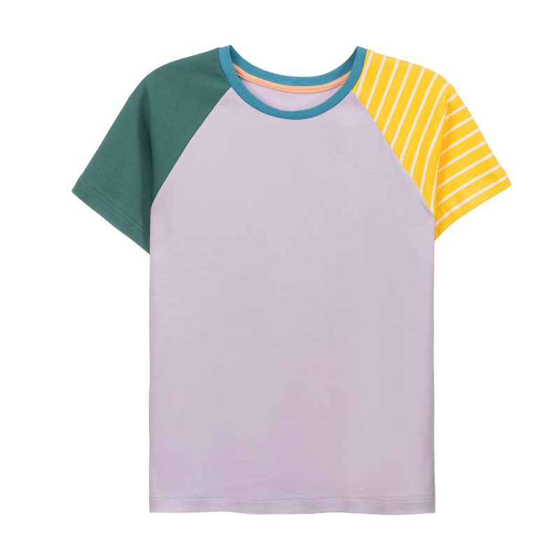 Fliederfarbendes Raglan T-Shirt mit bunten aus Bio-Baumwolle der Marke Oktopulli