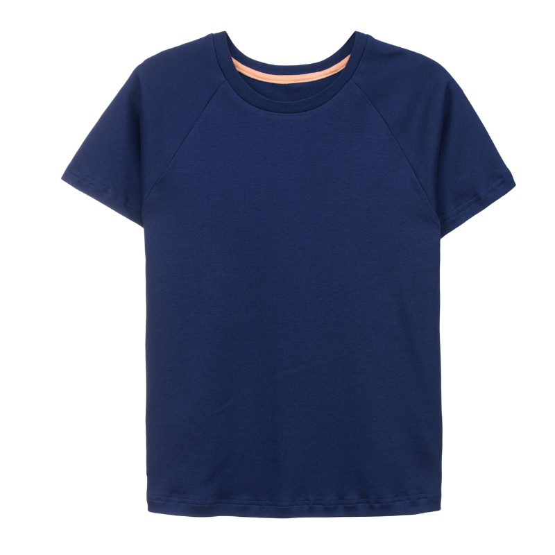 Ein marineblaues Raglan Shirt aus Bio-Baumwolle  der Marke Oktopulli im Unisex-Schnitt